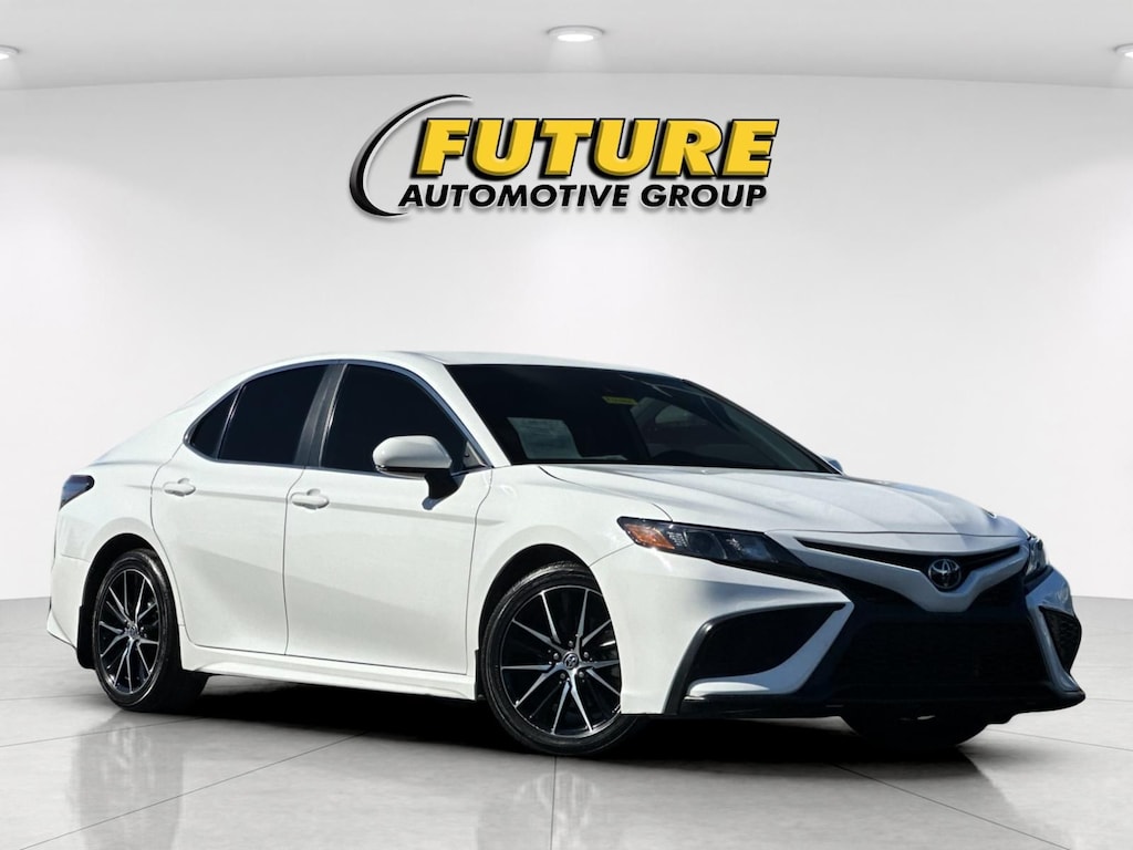 Used 2024 Toyota Camry SE Sedan