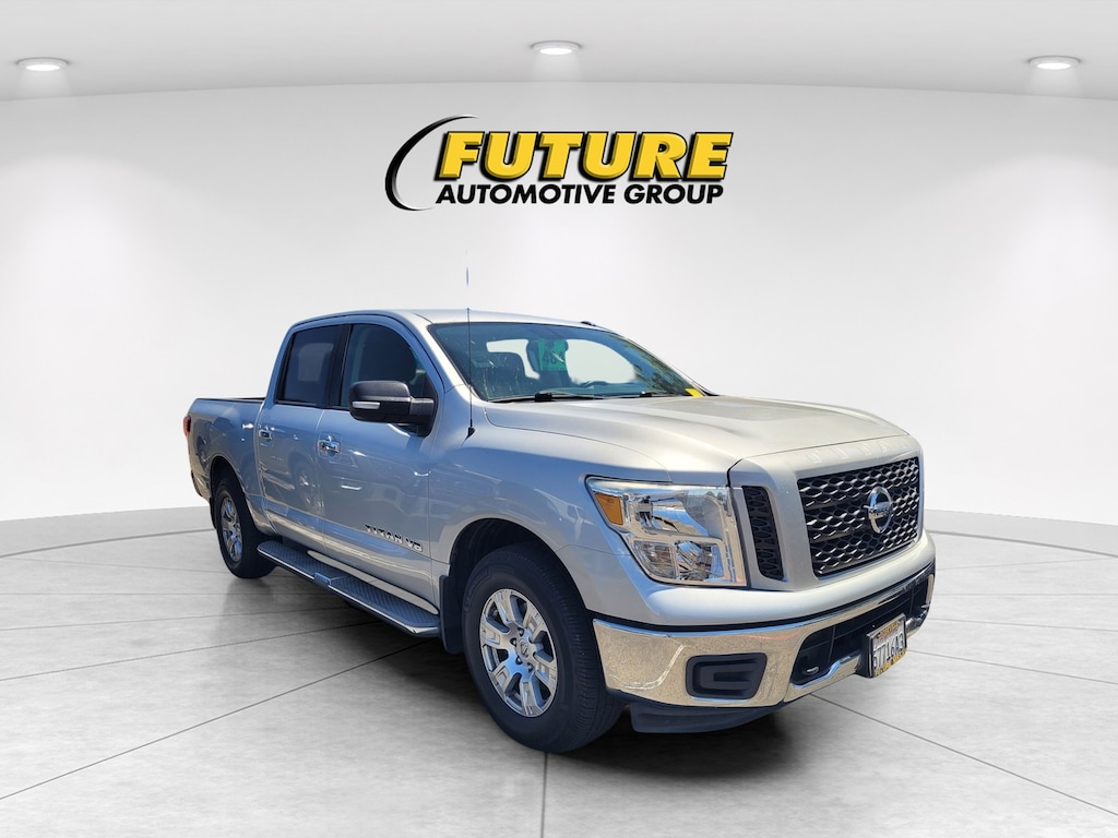 Used 2019 Nissan Titan SV Crew Cab