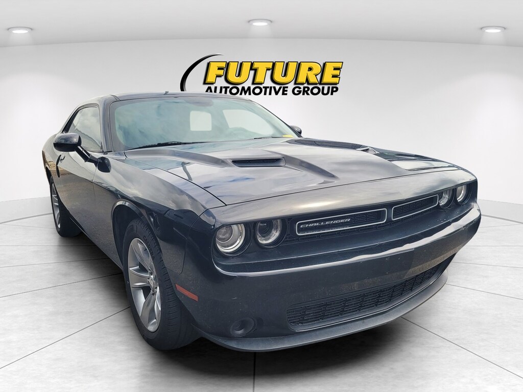 Used 2016 Dodge Challenger SXT Coupe