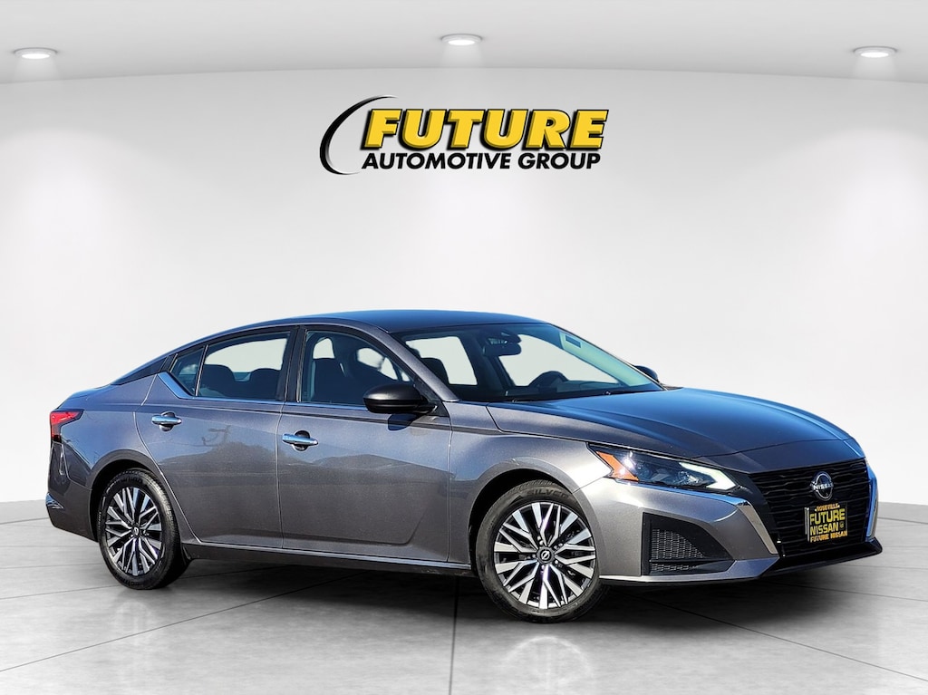 Used 2024 Nissan Altima 2.5 SV Sedan