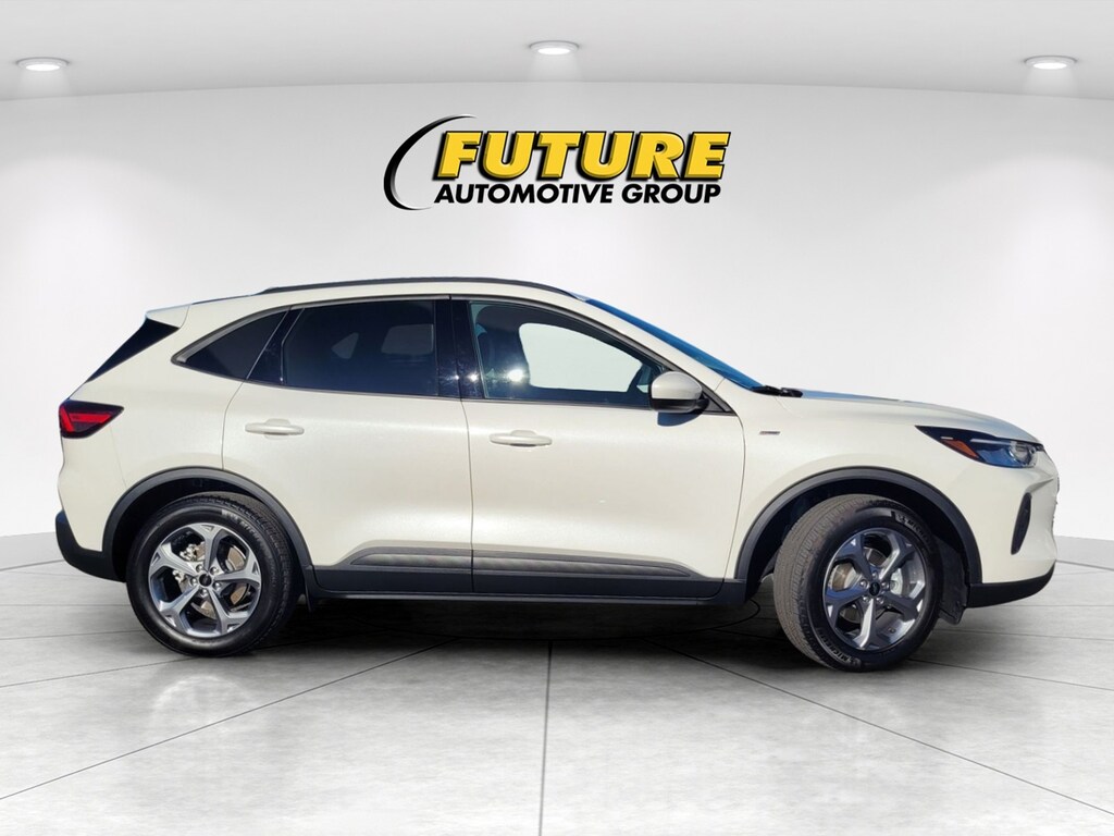 Used 2025 Ford Escape Hybrid ST-Line Select SUV