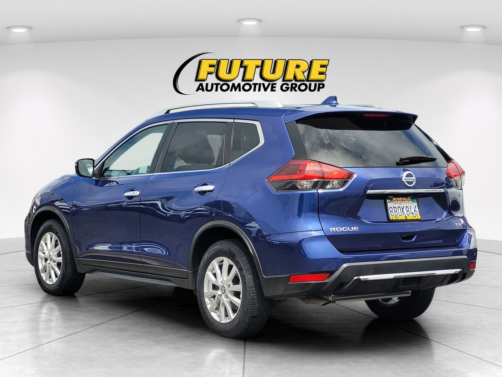 2018 Nissan Rogue SV photo 6