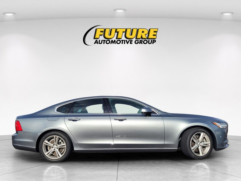 Used 2017 Volvo S90 T5 Momentum Sedan