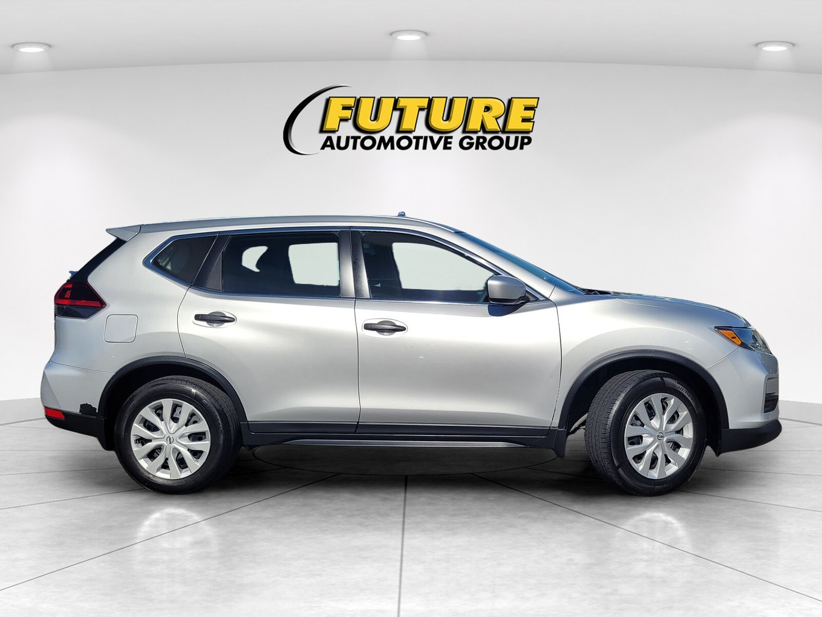 2020 Nissan Rogue S photo 2