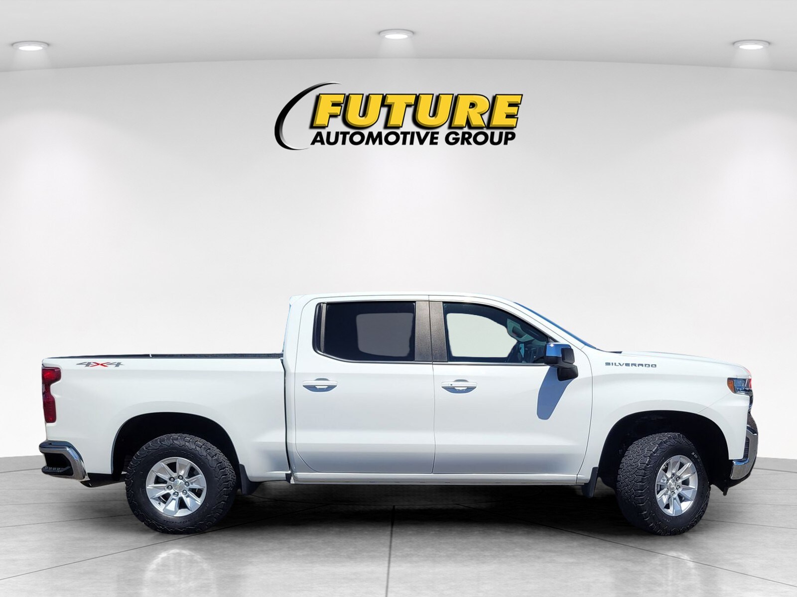 2021 Chevrolet Silverado 1500 LT photo 3