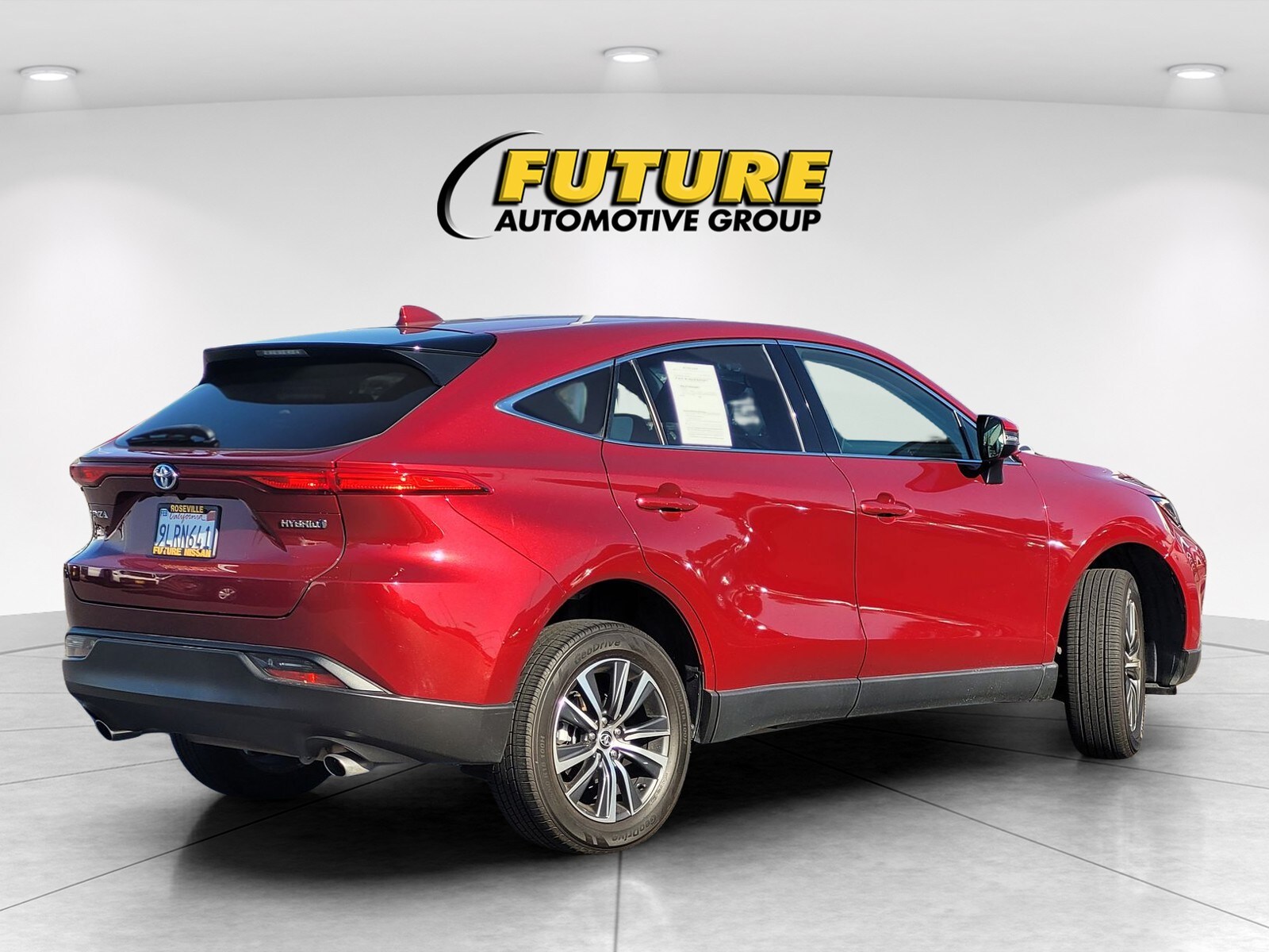 2022 Toyota Venza LE photo 4