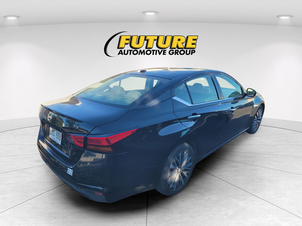 Used 2023 Nissan Altima 2.5 SV Sedan