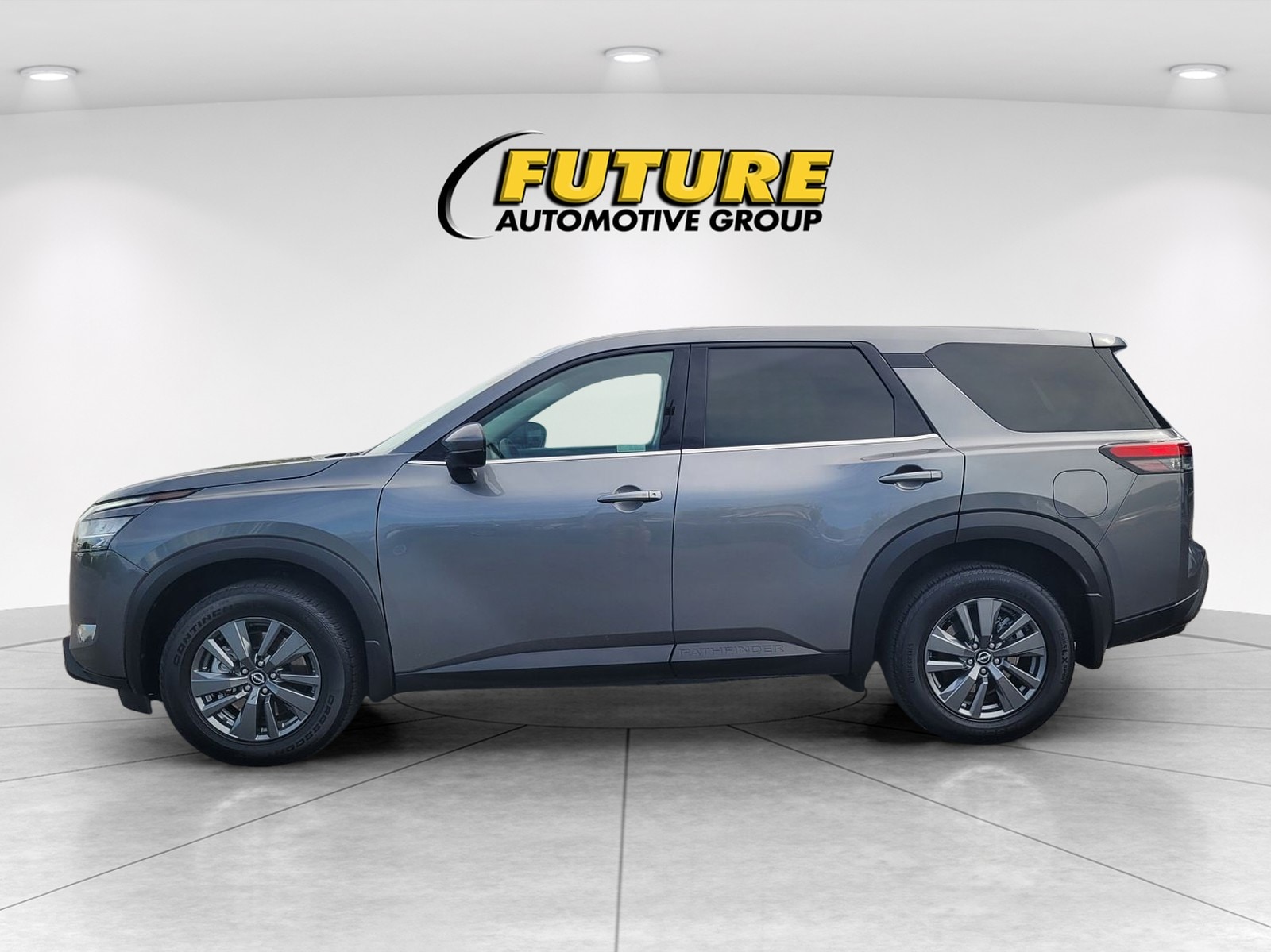 2022 Nissan Pathfinder S photo 5