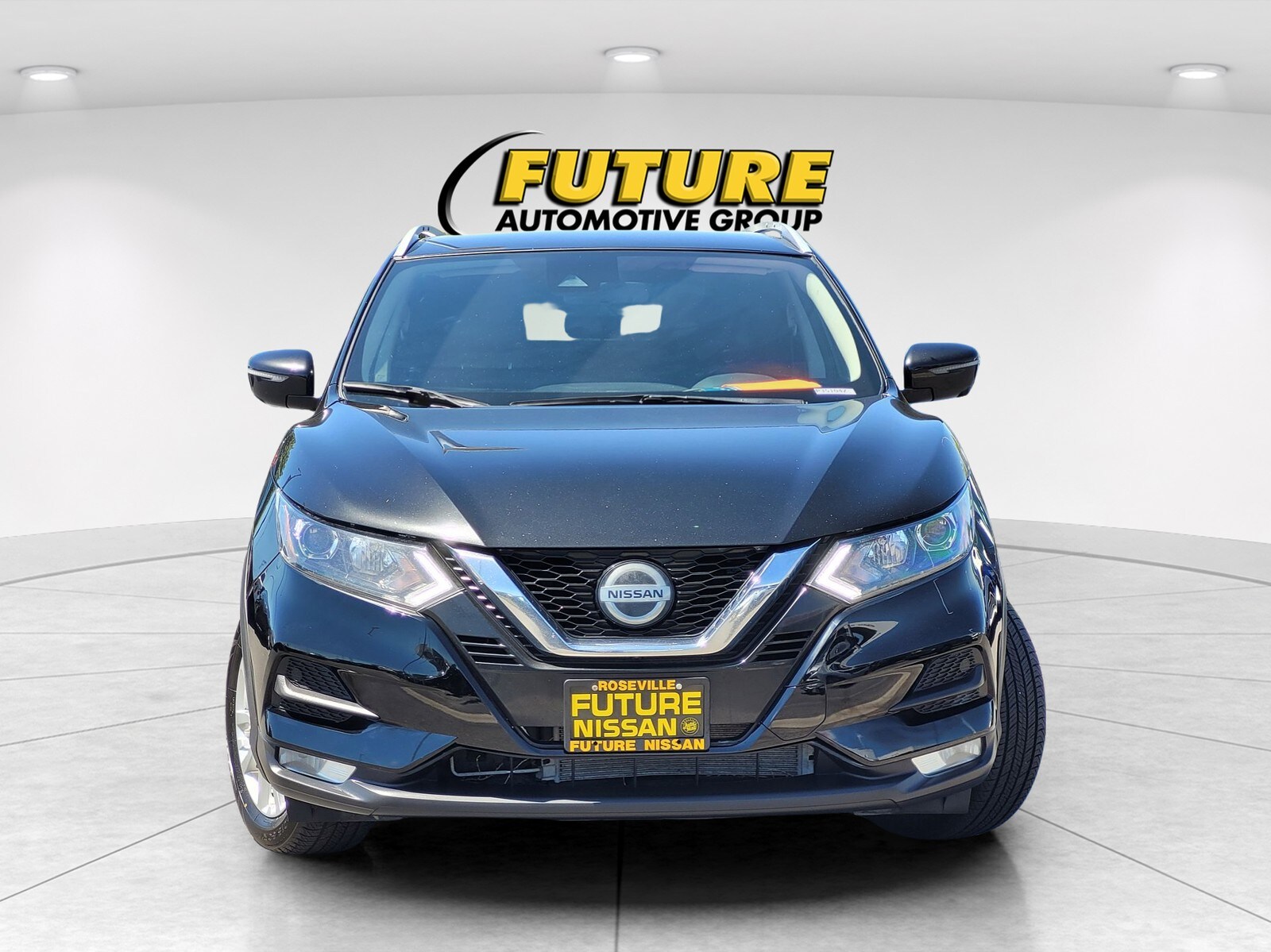 2020 Nissan Rogue Sport SV photo 2