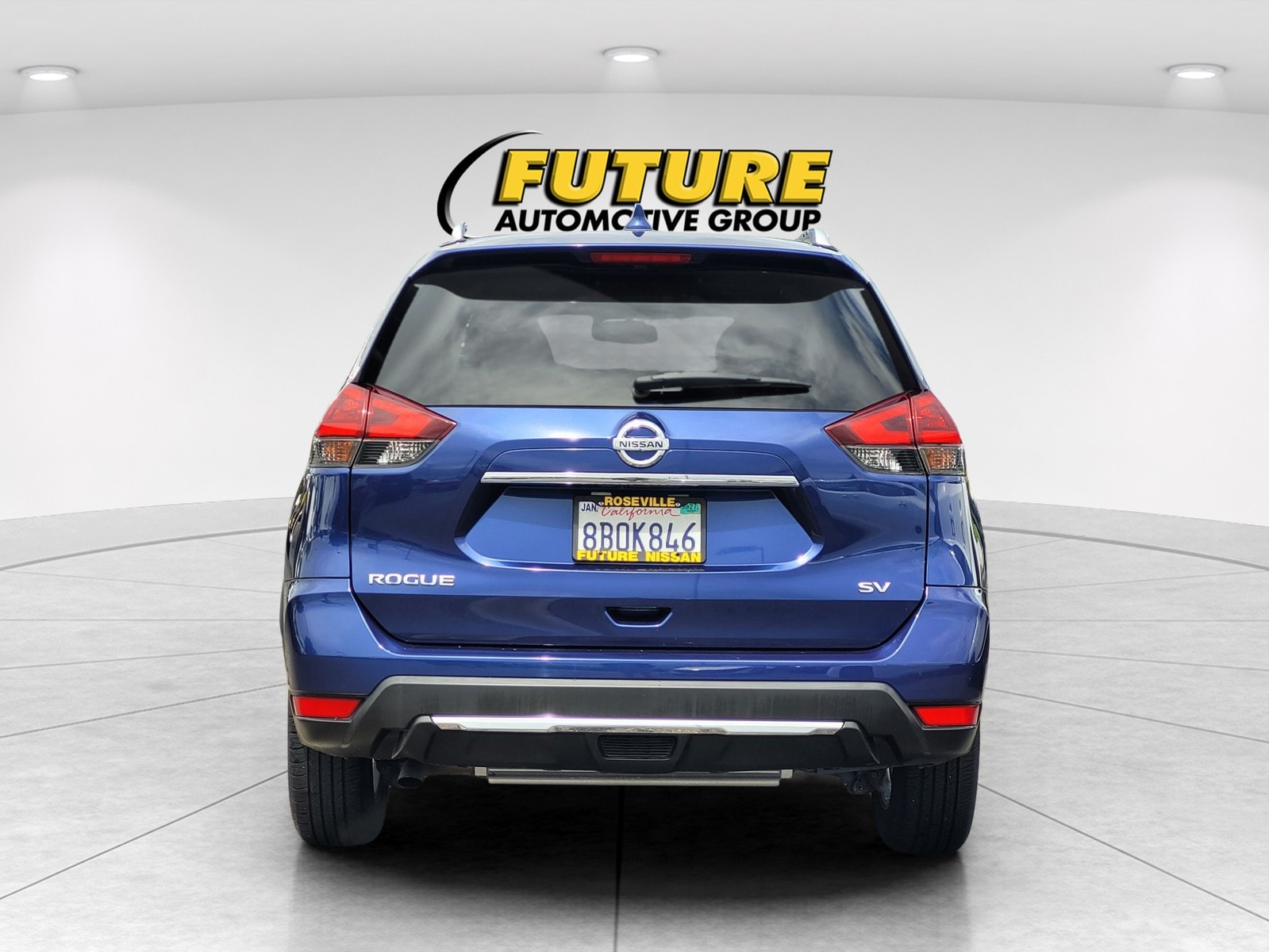 2018 Nissan Rogue SV photo 3