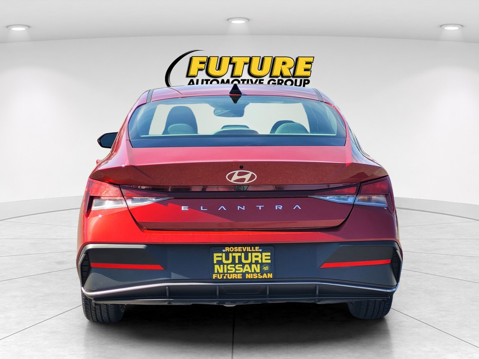 2024 Hyundai Elantra SEL photo 3