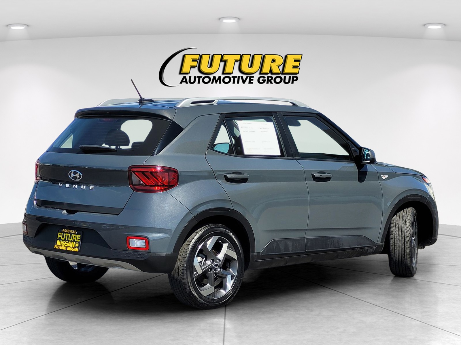 Used 2025 Hyundai Venue SEL SUV