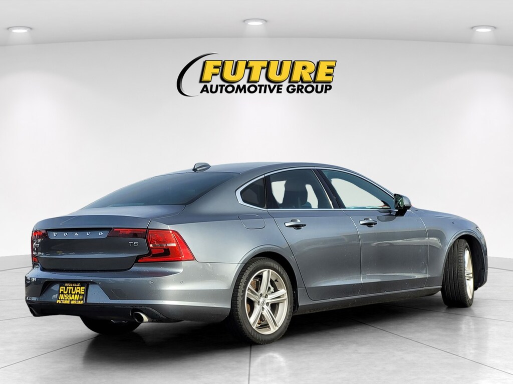 Used 2017 Volvo S90 T5 Momentum Sedan