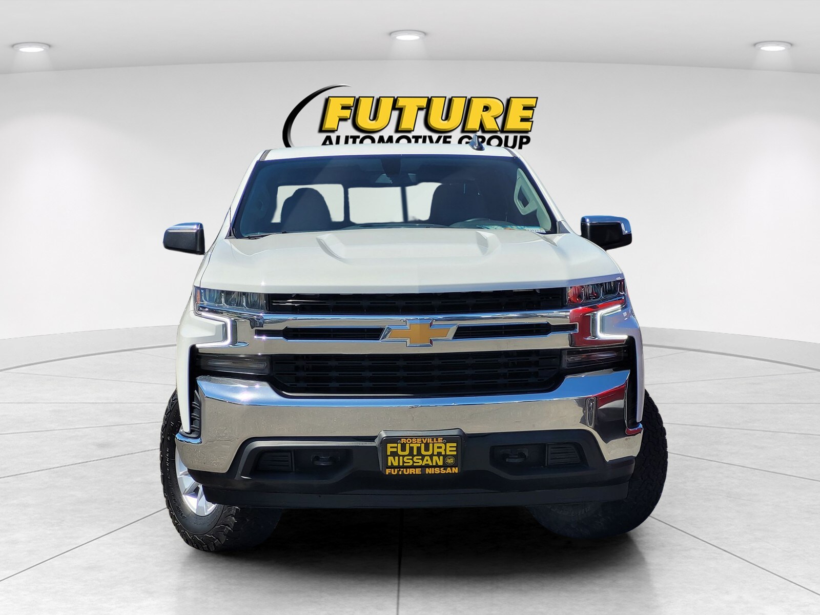 2021 Chevrolet Silverado 1500 LT photo 2