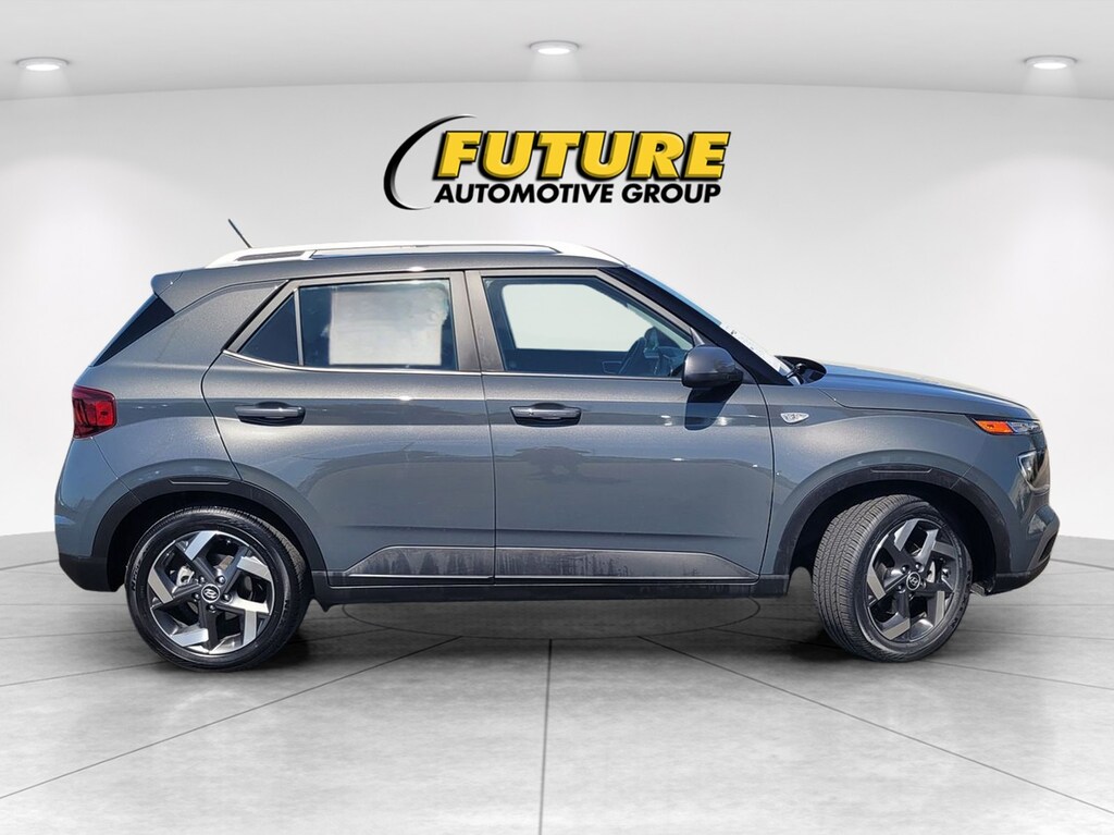 Used 2025 Hyundai Venue SEL SUV