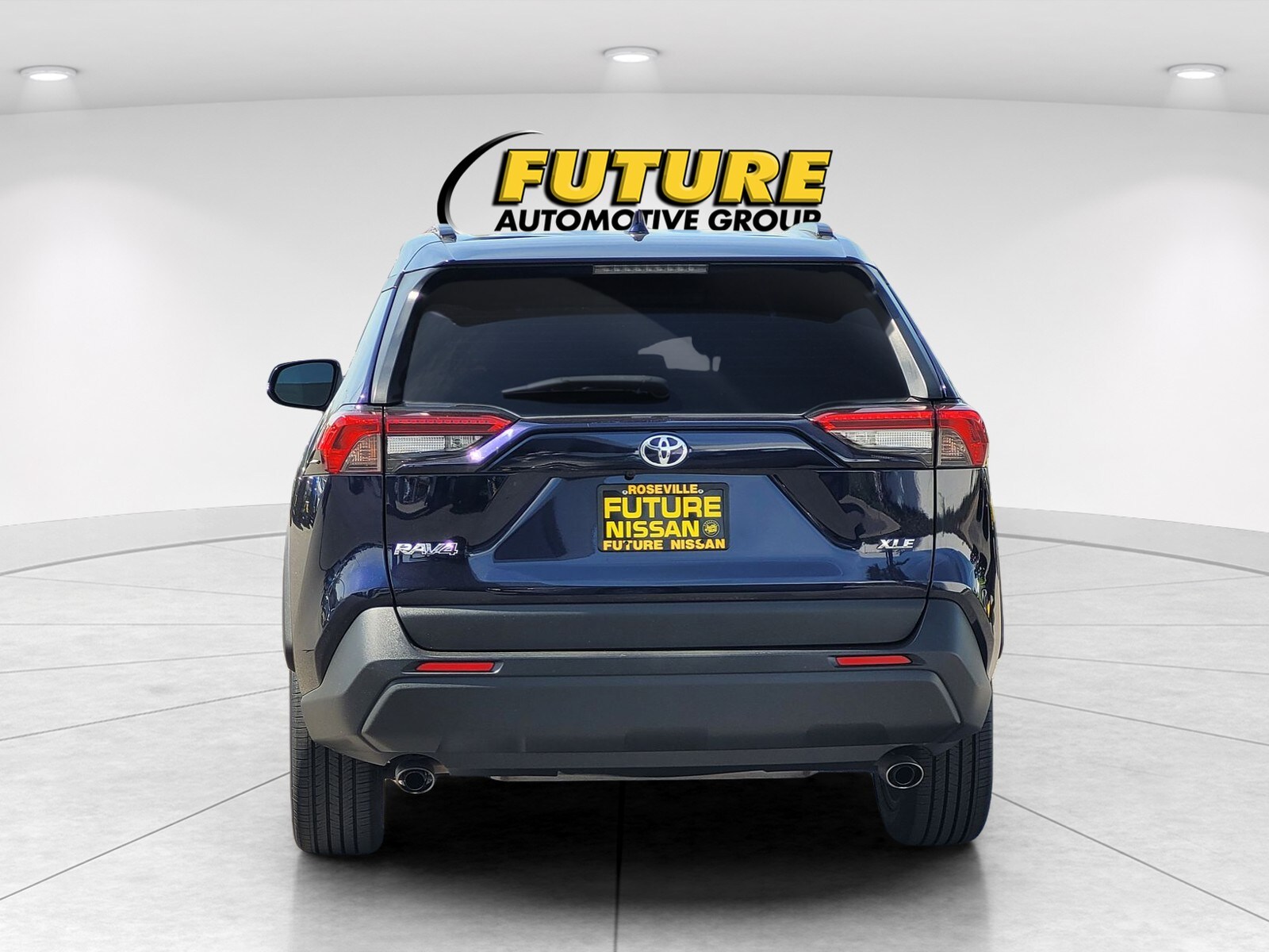 2020 Toyota RAV4 XLE Premium photo 3