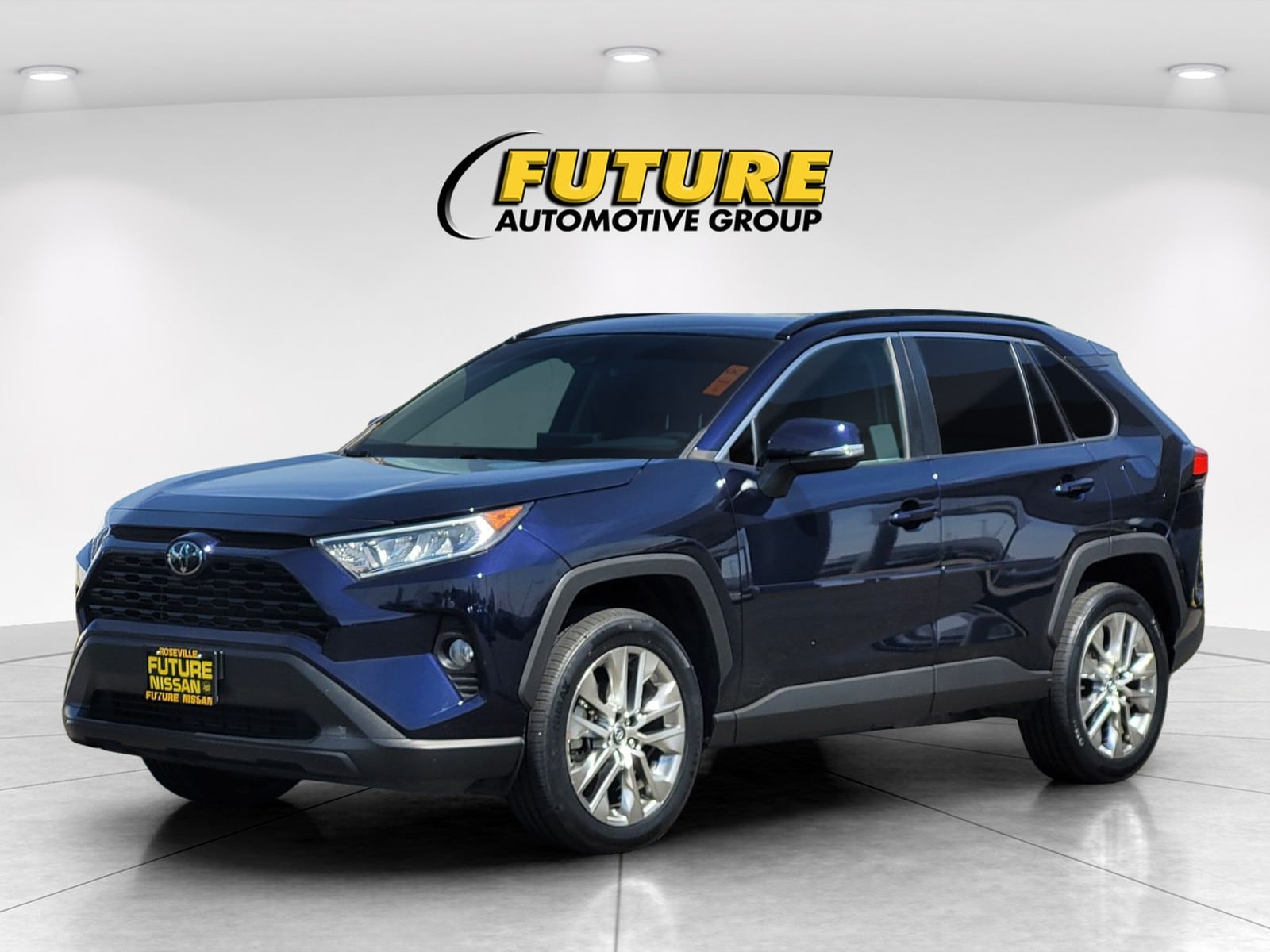 2020 Toyota RAV4 XLE Premium photo 4