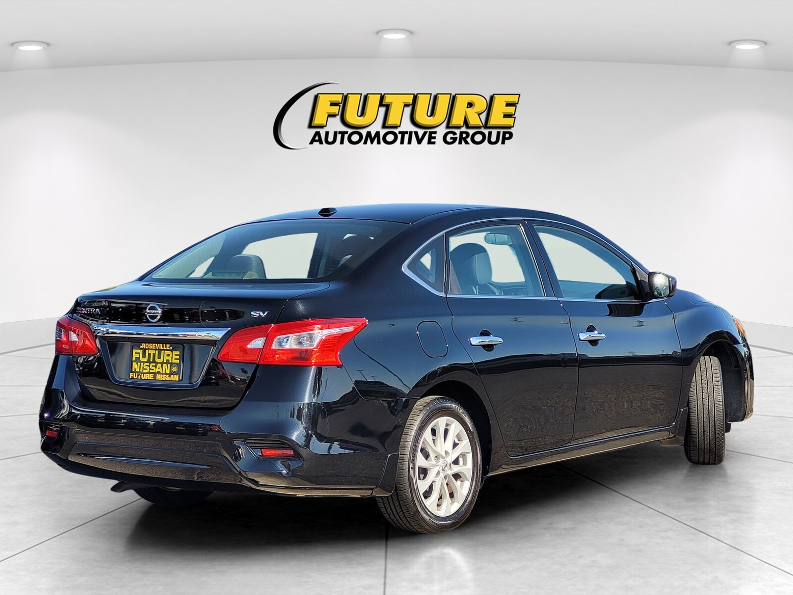 2019 Nissan Sentra SV photo 4