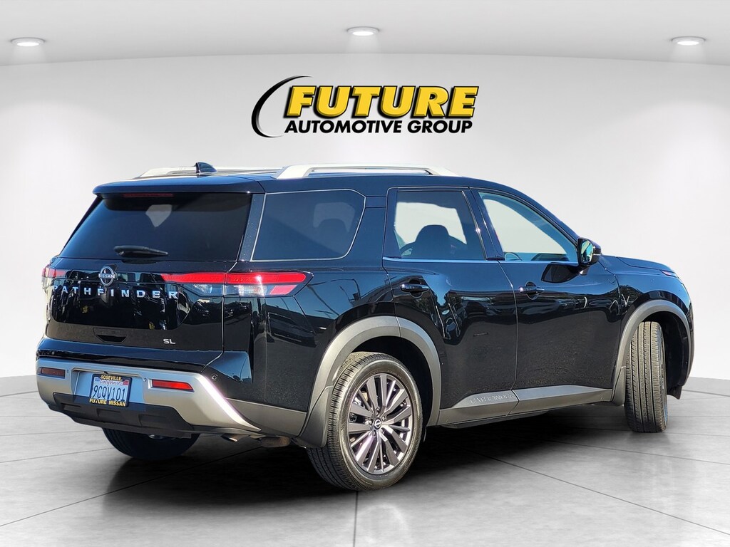 Used 2022 Nissan Pathfinder SL