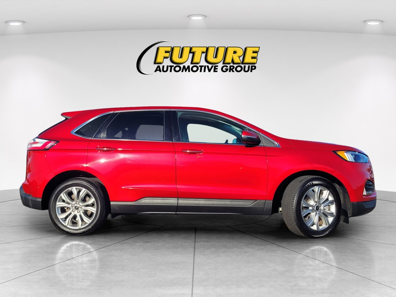 2024 Ford Edge Titanium photo 3