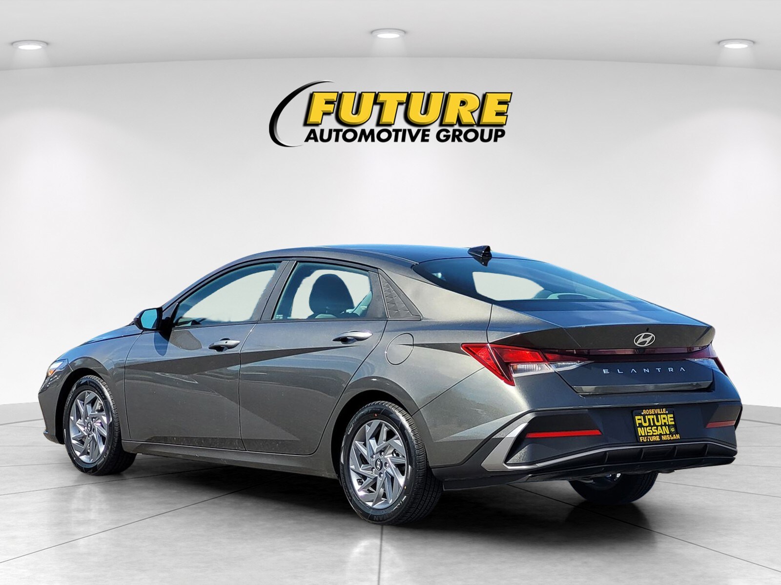2024 Hyundai Elantra SEL photo 6