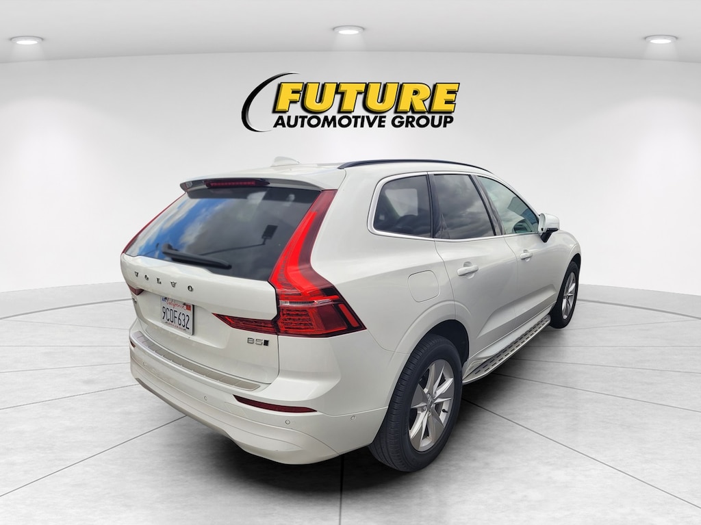 Used 2022 Volvo XC60 B5 Momentum SUV