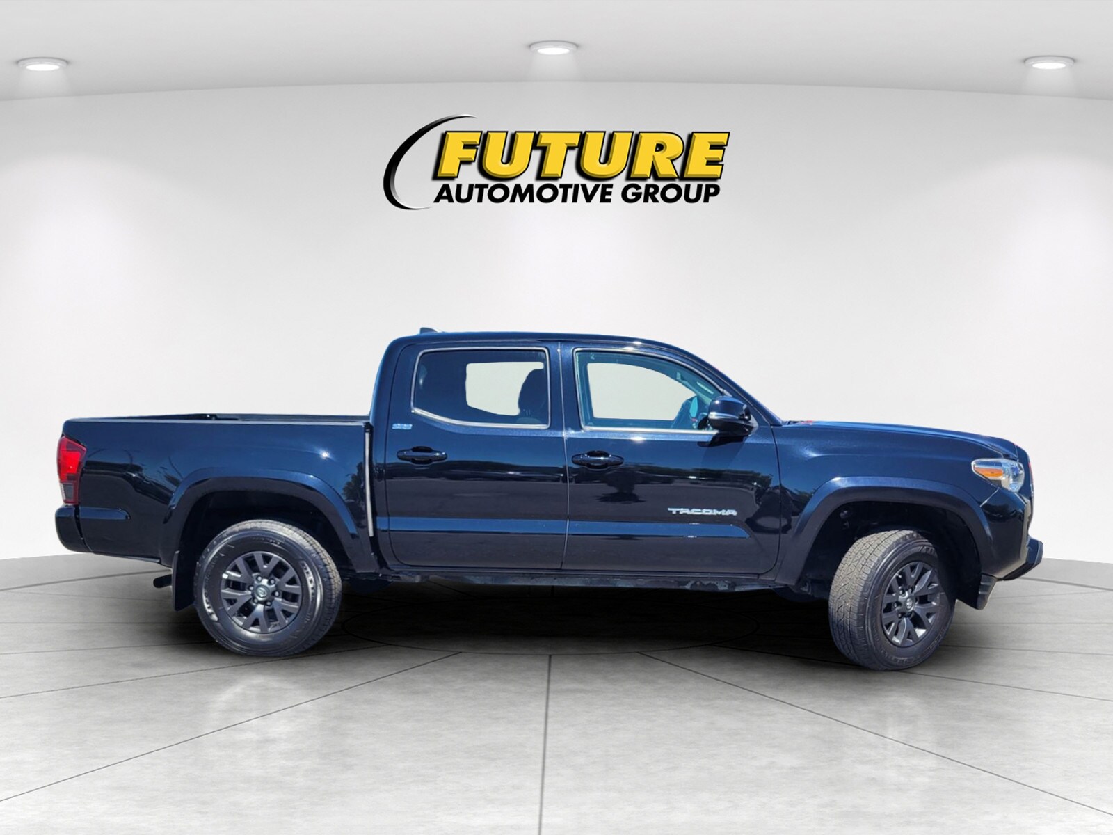 2022 Toyota Tacoma SR5 photo 3