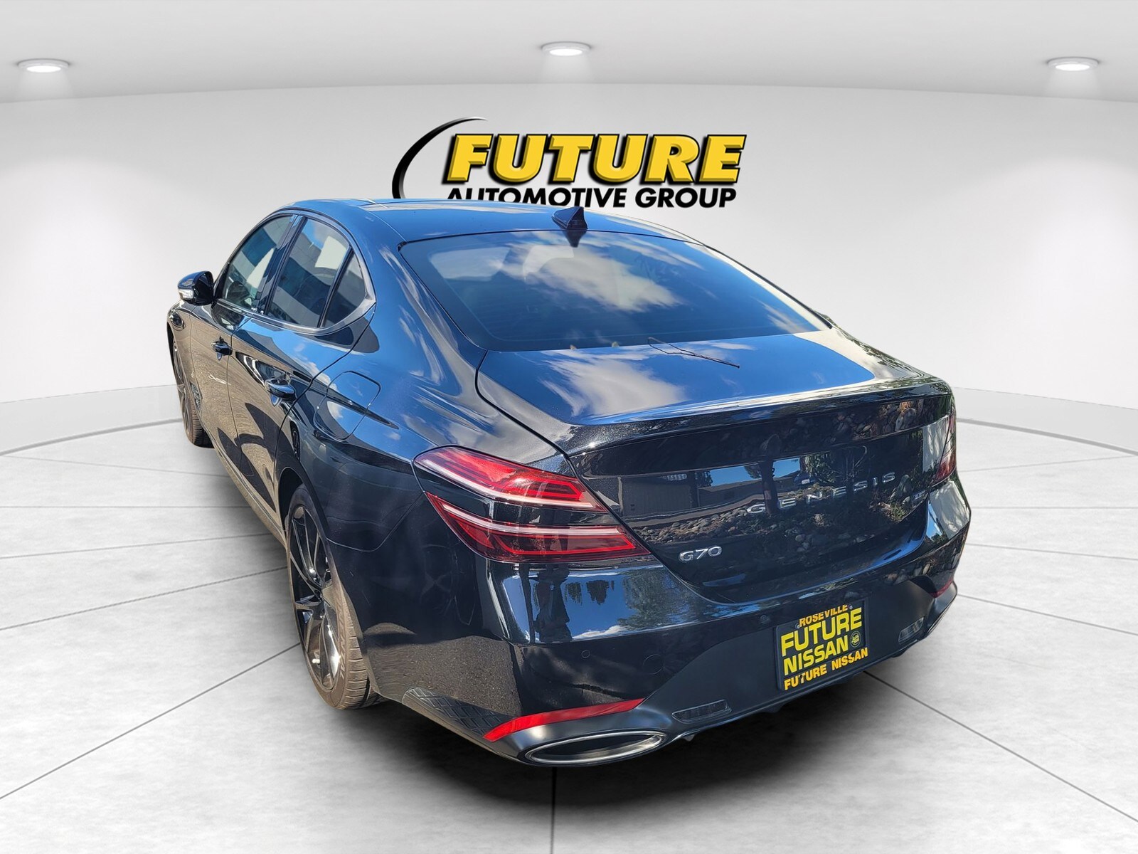 2023 Genesis G70 3.3T photo 3