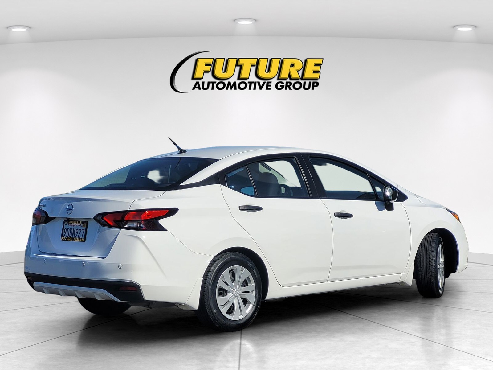 2022 Nissan Versa 1.6 S photo 4