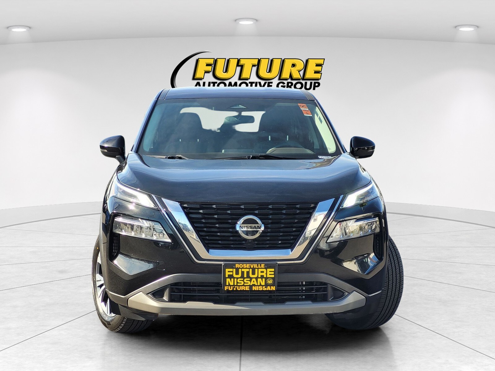 2021 Nissan Rogue SV photo 2