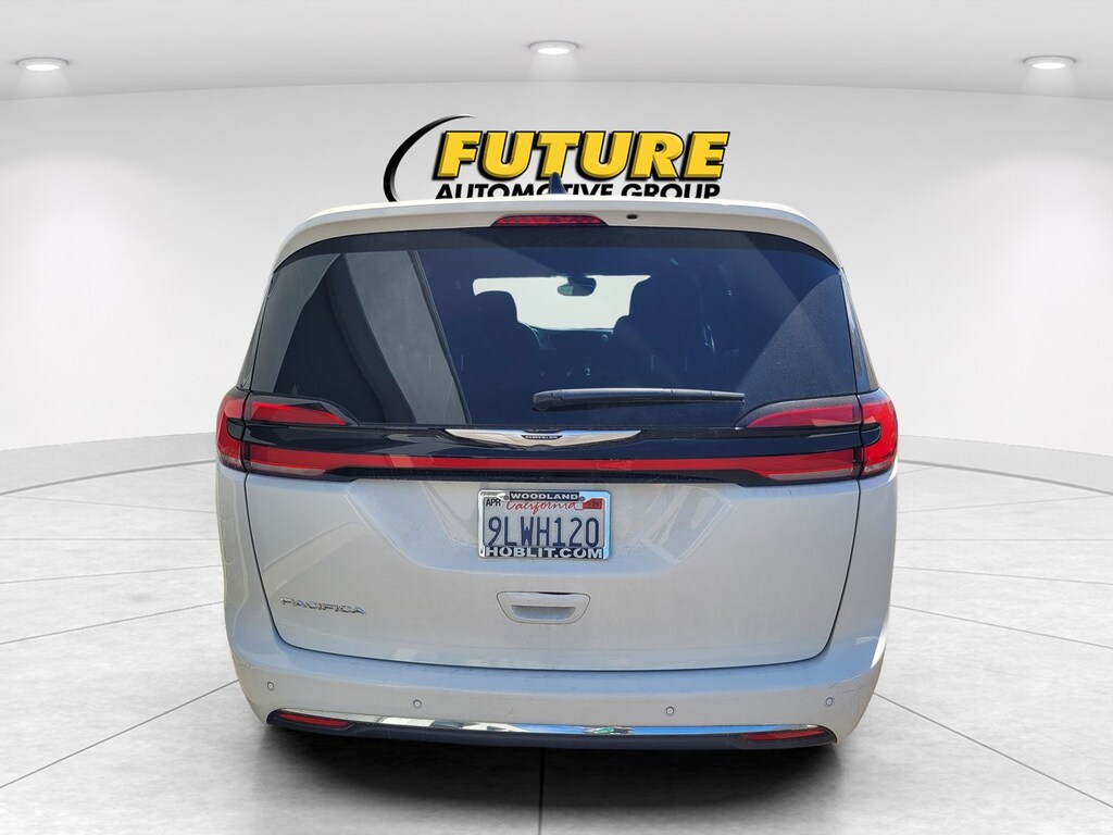 Used 2024 Chrysler Pacifica Touring Passenger Van