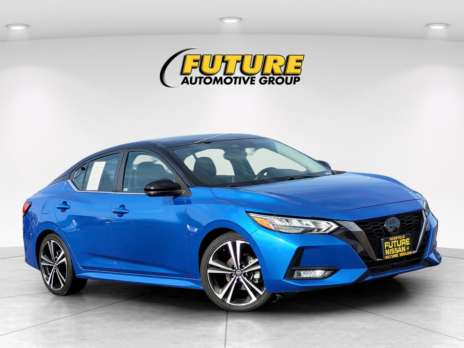 2022 Nissan Sentra SR's photo