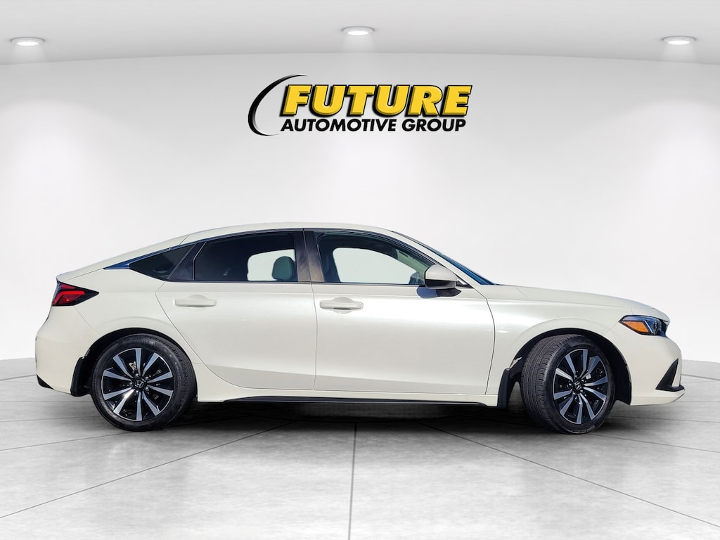 Used 2024 Honda Civic EX-L Hatchback