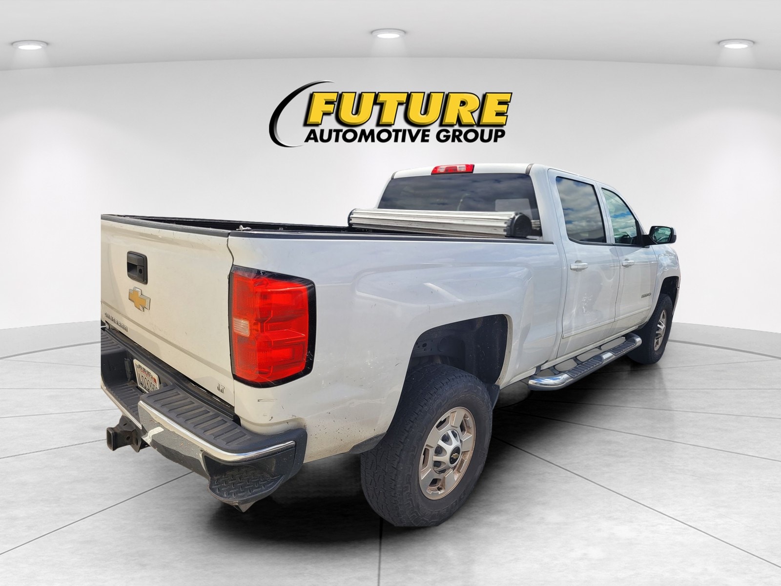 2016 Chevrolet Silverado 2500HD LT Crew Cab photo 3