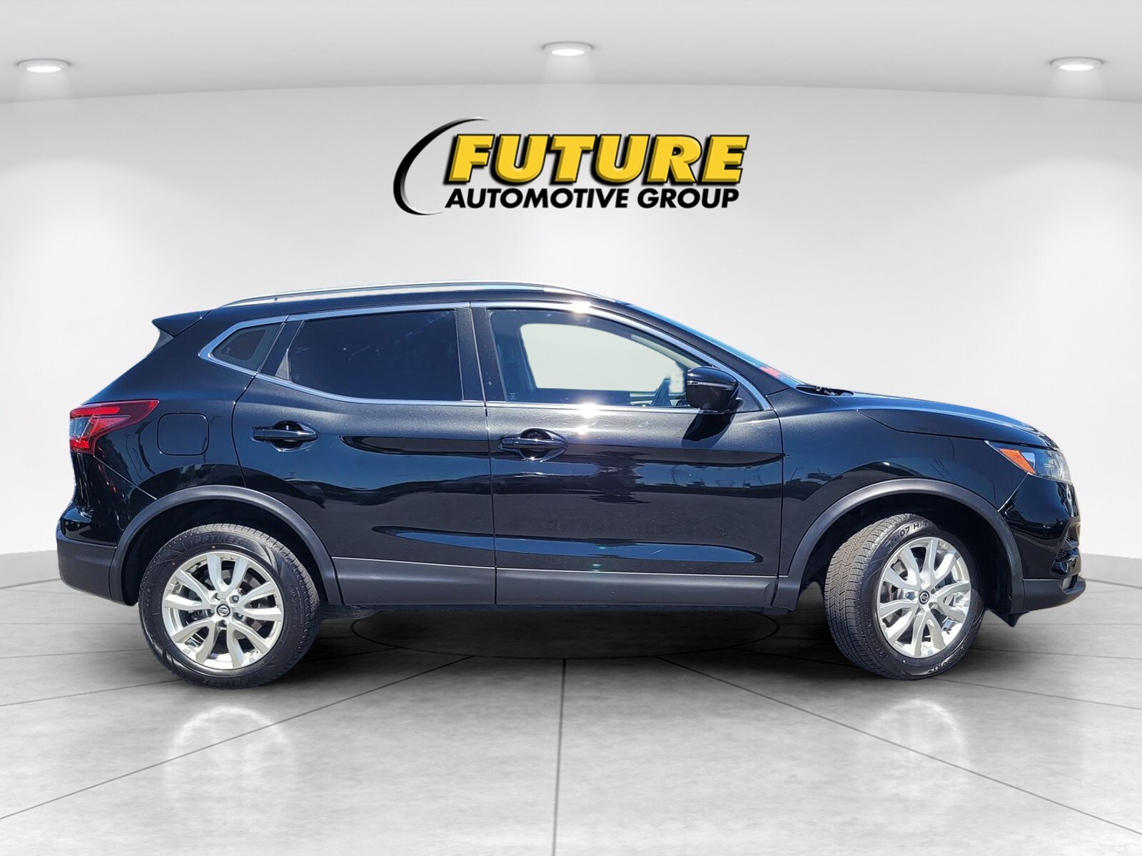 2020 Nissan Rogue Sport SV photo 3