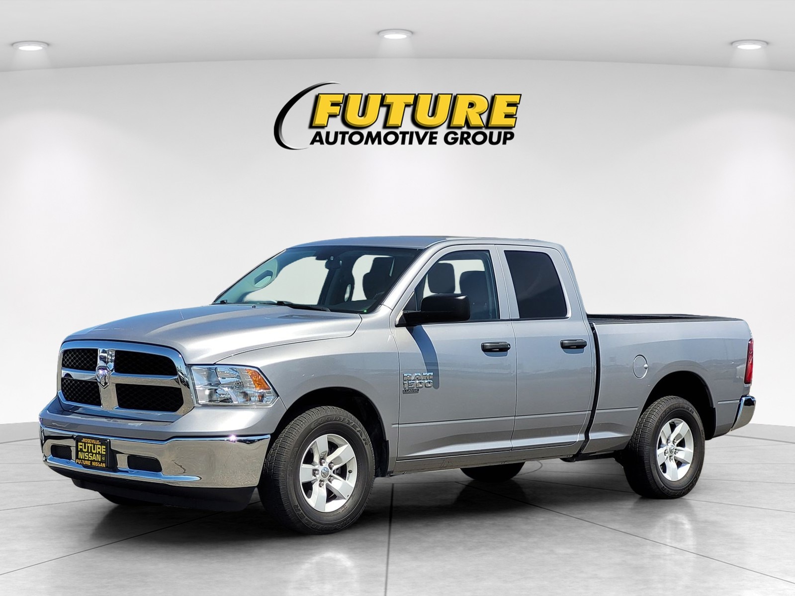 2024 Ram 1500 Classic SLT Quad Cab photo 4
