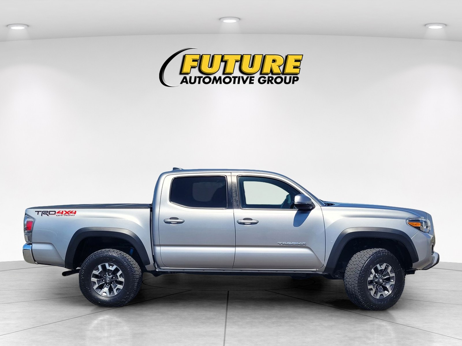 2021 Toyota Tacoma TRD Off-Road Double Cab photo 2