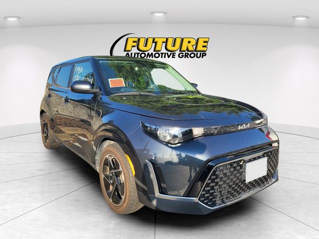 2023 Kia Soul 2.0L EX 6 IVT's photo