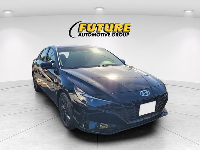 2023 Hyundai Elantra 2.0 SEL IVT's photo