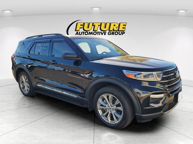 2023 Ford Explorer XLT 4WD's photo