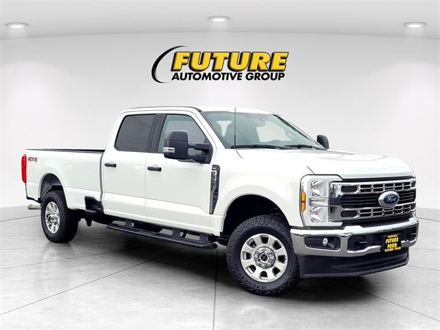 2024 Ford F-350 Super Duty XLT's photo