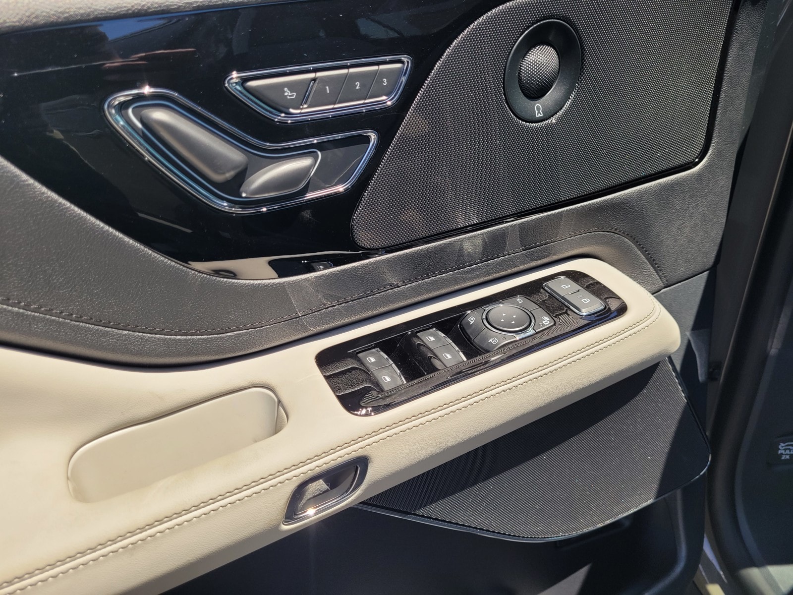 2025 Lincoln Aviator Premiere - Photo 8