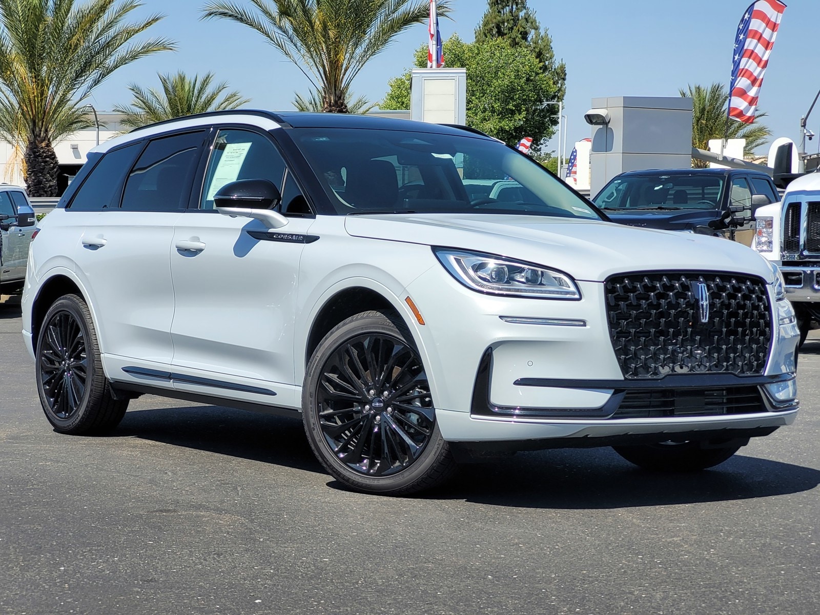 2025 Lincoln Corsair Premiere's photo