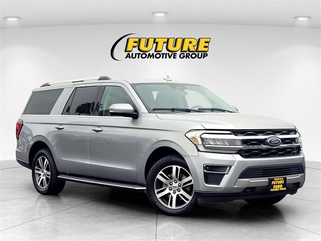 2022 Ford Expedition Limited's photo
