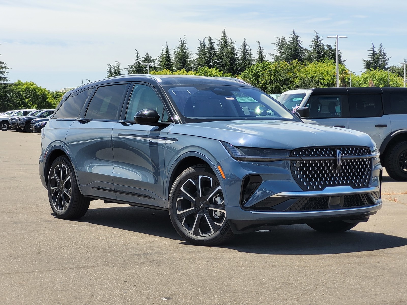 2026 Lincoln Nautilus Reserve AWD's photo
