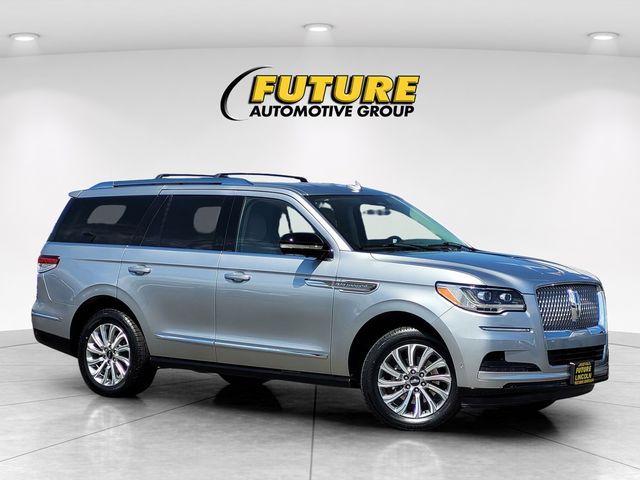 2024 Lincoln Navigator Premiere AWD's photo