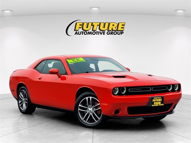 2019 Dodge Challenger SXT's photo
