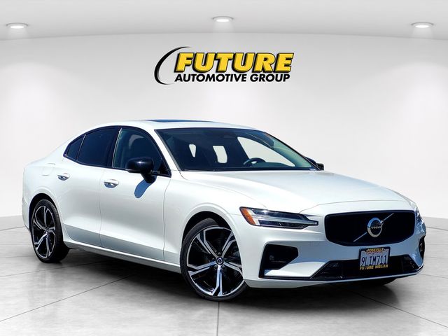 2024 Volvo S60 B5 Core Dark Theme AWD's photo