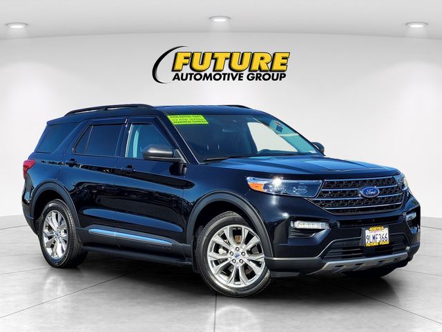 2023 Ford Explorer XLT 4WD's photo
