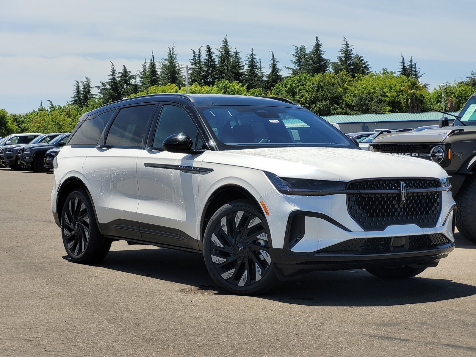 2026 Lincoln Nautilus Reserve AWD's photo